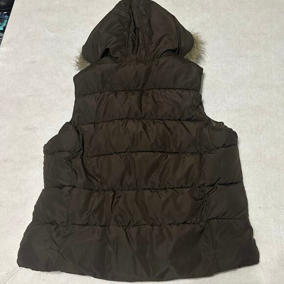 Women’s Puff Vest by Arizona Jean Co. brown with hood size XL zips & Buttons - Picture 2 of 7